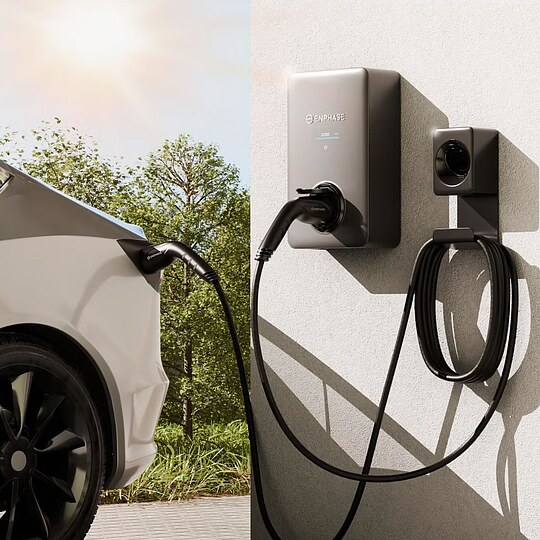 Bild 2 - Enphase Wallbox EV-Charger 2 ein-/dreiphasig, mit Steckdose - von 7,4 - 22 kW