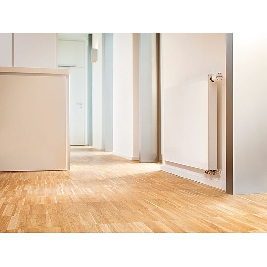 Bild 5 - Ventil-Heizkrper Buderus Logatrend VC-Plan H 500 mm L 1200 mm Typ 21 - 1056/680 Watt - Set mit Thermostatkopf rechts
