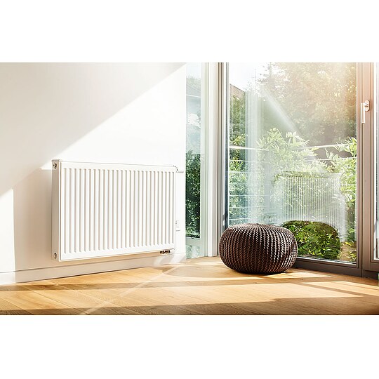 Bild 5 - Buderus Logatrend VC-Profil Ventil-Heizkrper H 600 mm L 700 mm Typ 33 - 1359/859 Watt - Set mit Thermostatkopf links