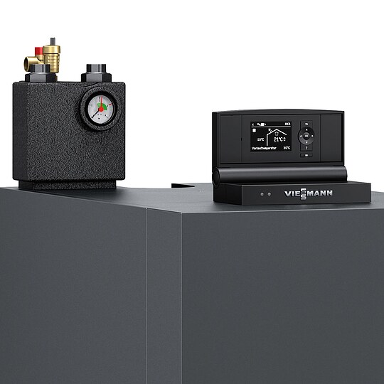 Bild 4 - Viessmann l-Brennwert-Paket Vitoladens 300-C 28,9 kW modulierend mit Regelung Vitotronic 200 und 200l Speicher nebengestellt - Z022420
