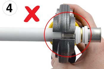 Pressbacke liegt falsch auf Pressfitting