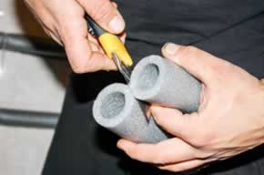 Daemmschlaeuche und Daemmschalen zuschneiden